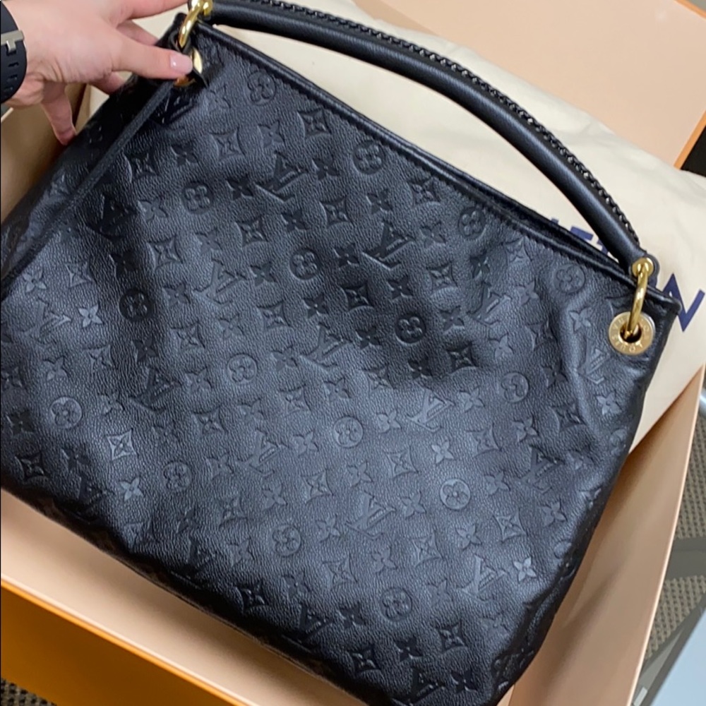 Louis Vuitton Artsy MM Purse